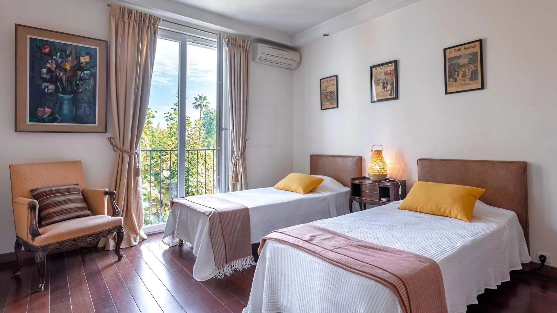 Villa Roxane Vallauris 0*,  France
